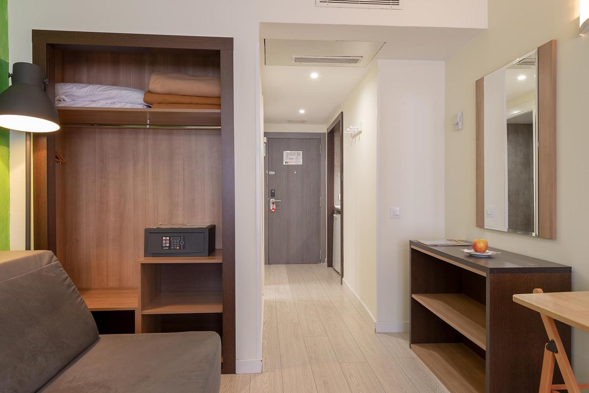 Apartamentos Recoletos Madrid Szoba fotó